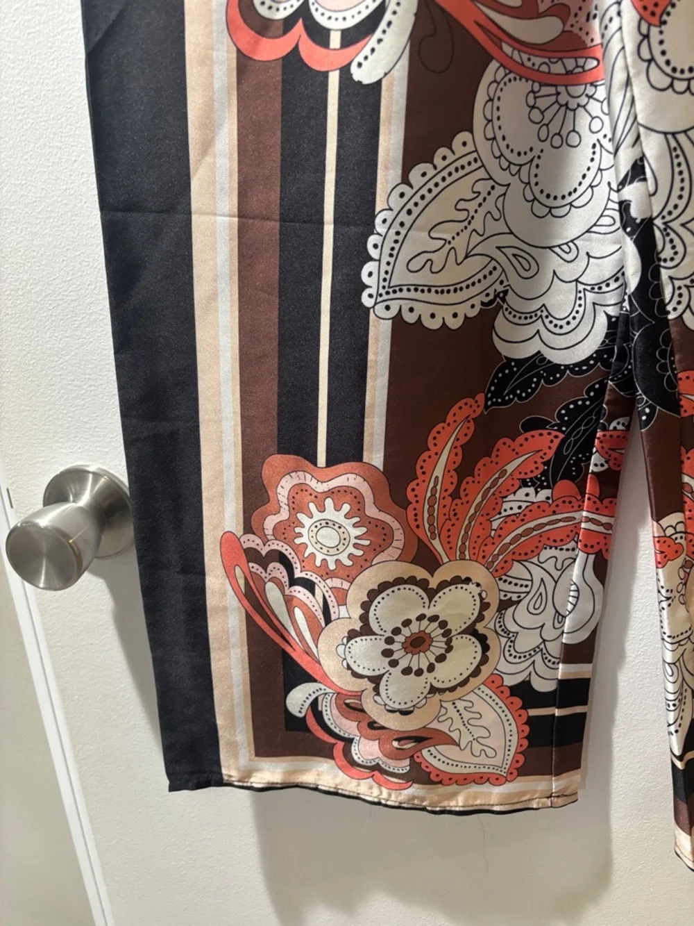 Flash sale - Wide-Leg Floral Print pant - Black and Coral w/ elastic waistband